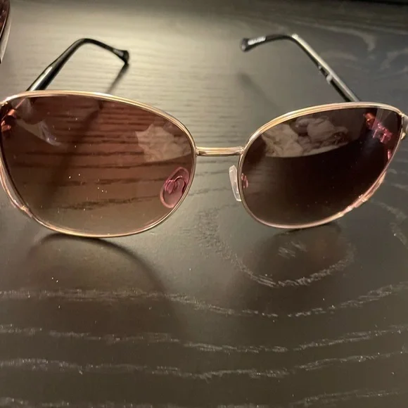 ❤️Aviator Sunglasses x2☀️ - Picture 4 of 8